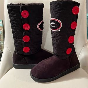 Bulldawgs Faux Furr boots.